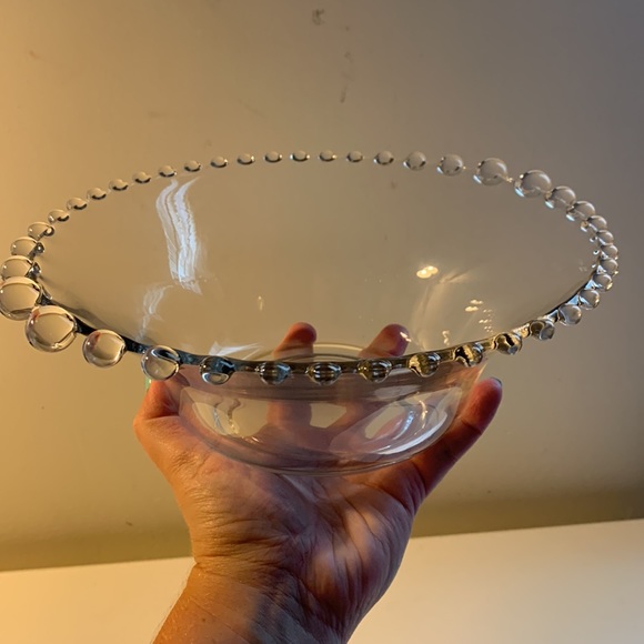 Knobby glass bowl - Picture 3 of 8